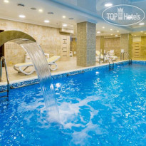 Reston Hotel & Spa бассейн Рестон Улан-Удэ