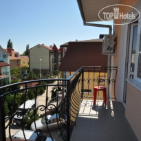 Ассоль вид с третьего этажа