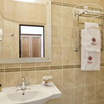 Clever Hotel & Spa
