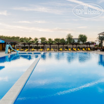 Tizdar Family Resort & Spa Бассейн