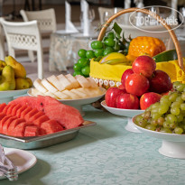 Tizdar Family Resort & Spa фрукты для шведского стола из