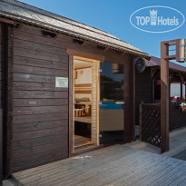Tizdar Family Resort & Spa финская сауна у бассейна - бес