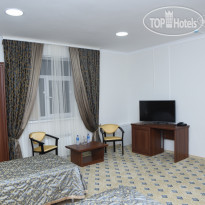 Hotel Continent 