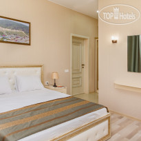 Royal Hotel