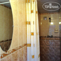 Golden Leo Hotel