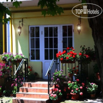 Golden Leo Hotel