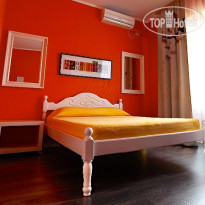 Golden Leo Hotel
