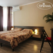 Novikoff Hotel