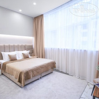 Light Mirror Residence