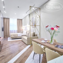Light Mirror Residence