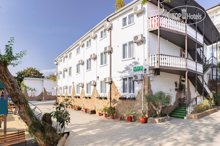 Hotel photo Максим Парк-Лоо 2*