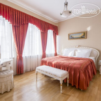 Aristocrat Boutique Hotel