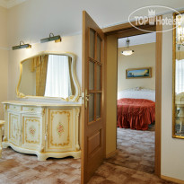 Aristocrat Boutique Hotel