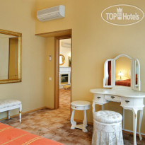 Aristocrat Boutique Hotel