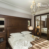 Aglaya Hotel & Courtyard 