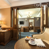 Aglaya Hotel & Courtyard 