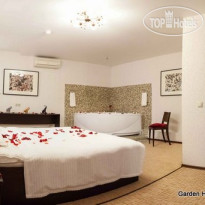 Garden Hotel 
