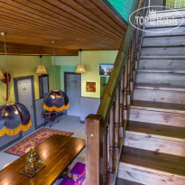 Друзья у Дома Книги 