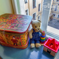 Друзья у Дома Книги 