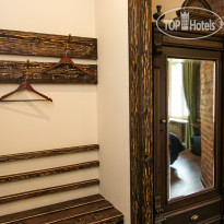 Bronza House 