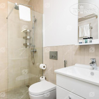 Docklands Deluxe One-Bedroom Apartment