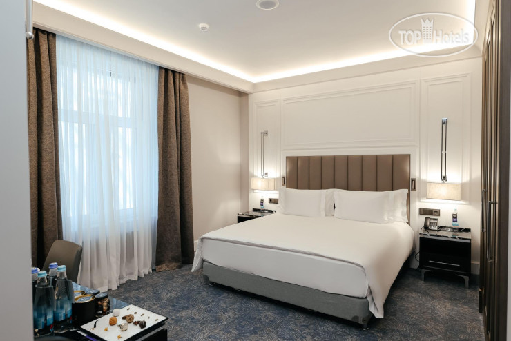 Cosmos Selection Saint-Petersburg Italyanskaya