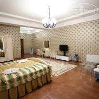 California Hotel Restaraunt 