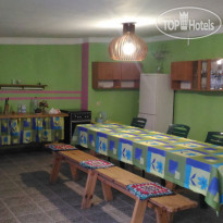 Gust Hous AURORA Столовая зона
