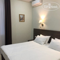 Блюз (Blues Hotel) 
