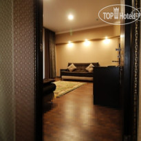 ТАУРУХ Вид из спальни на гостиную. Но