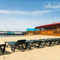 Лагуна Юг Пляжный бар, работает с мая по