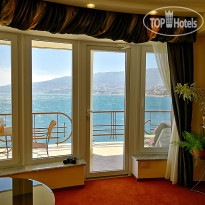 Яхт Клуб Ялта (Yacht Club) 