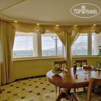 Яхт Клуб Ялта (Yacht Club) 