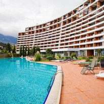 Фамилия Делюкс Бассейн длинной 42 метра.