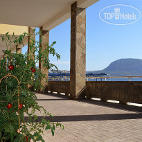 Виллы Мераба "Апартаменты на пляже"