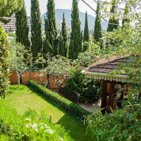 Виллы Мераба Вилла "Дом Цветов"