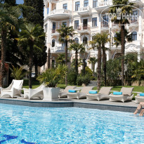 Villa Elena Hotel & Residences 
