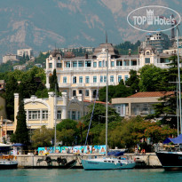 Villa Elena Hotel & Residences 