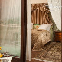 Villa Elena Hotel & Residences 