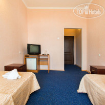 Happy Hotel