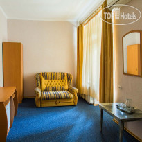 Happy Hotel