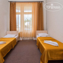 Happy Hotel