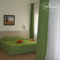 Миндальная роща отель "Морской" - семейный ном