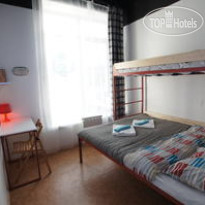 2x2 Hostel