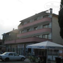 Tomcho Guest House 