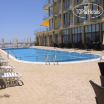 Palm Marina Apartment Complex 