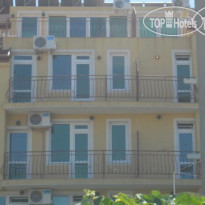 Friends Guest House Отель