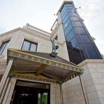 Ajax Hotel