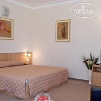 Ajax Hotel