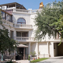 Ajax Hotel